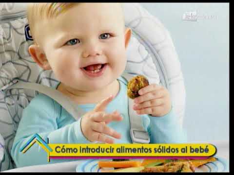 Cómo introducir alimentos sólidos al bebé