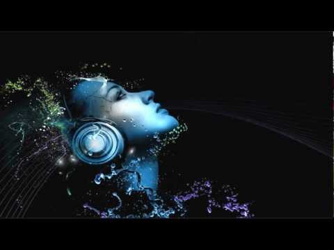 Skullee - Broken ft Janine Johnson [HD]