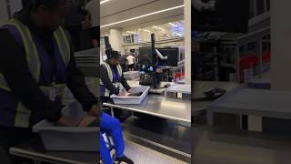 Marijuana at the airport 😳 ✈️ I took it on the plane  #lilcuete #2024 #chicanorap #lax #airport
