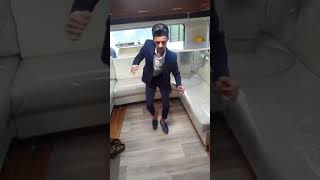 Jeune gitan qui dance Jeune gitan qui dance