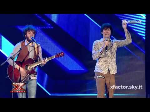 Cecco e Cipo cantano Vacca Boia – un amore un po' strano