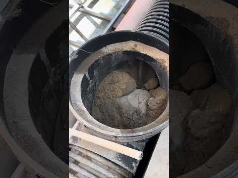 A good tool for plumbers, a high-pressure sewer cleaning machine. High pressure cleaning pipeline