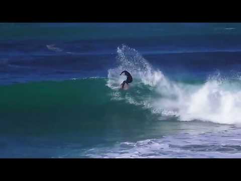 Big solid wave surfing at Crescent Head