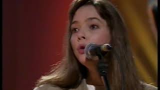 Nanci Griffith - Old Land (The Road To Aberdeen) (live) - Town And Country - 1990