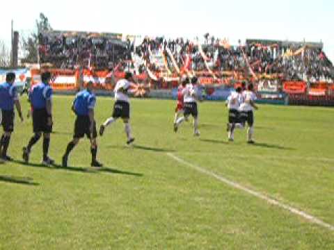 Sale Luján a la cancha en Berazategui