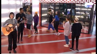 Hacen una CONGA MUSICAL por toda la ACADEMIA I OT 2018