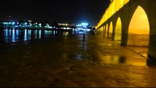 Si-o-se Pol (33-Bogen-Brücke), Isfahan (Iran), 25.07.2015