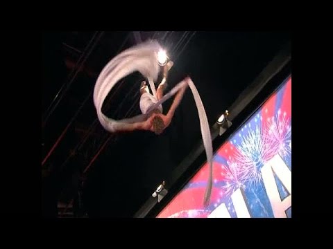 Ta en noggrannare titt på Petters nakenakrobatik - Talang (TV4)