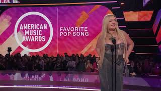 Kim Petras Presents Favorite Pop Song | AMAs 2022