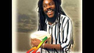 Dennis Brown - Stop Your Fighting