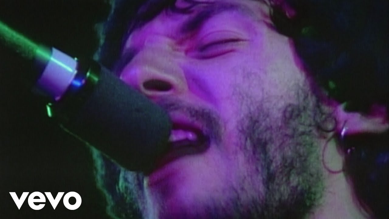 It's Hard to Be a Saint In the City (Live at the Hammersmith Odeon, London '75) - YouTube