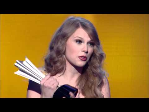 Taylor Swift Wins Entertainer of the Year - ACM Awards 2011