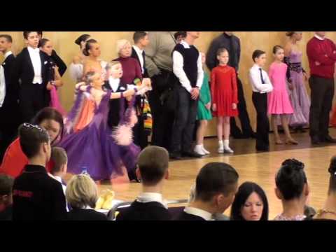 Latvian Standart Championship 2011 Vladislavs Isačenko - Katrina Stražinska 1.8fin Foxtrot.wmv