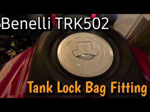 Benelli TRK502 Givi Tanklock tank bag