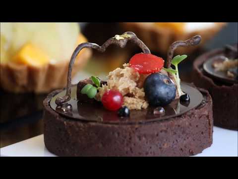 TOP Cakes and desserts by Indian young CHEF MELVIN DAVID
