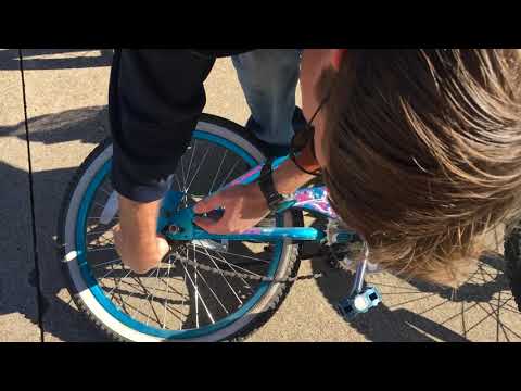 How to put a chain back on a kids bike