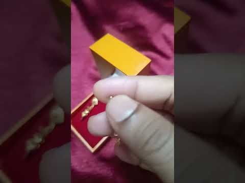 916 gold light weight gold earrings