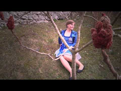 Navihani muzikanti - Ne puščaj me same (Official video)