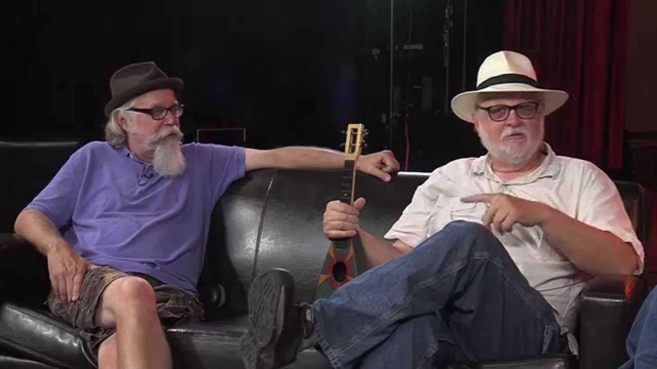 On Stage - The Canaries