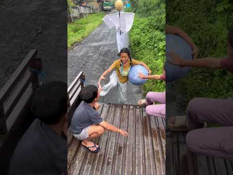 ARI KETINGGALAN DIKEJAR JELANGKUNG