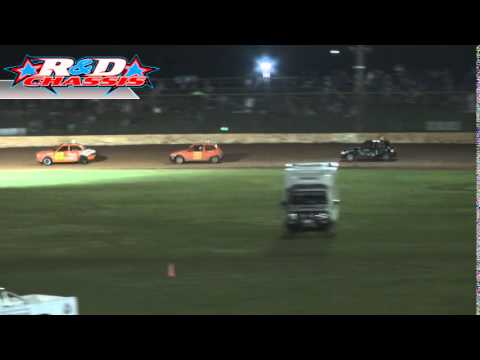 Junior Sedans - Heat 6 - Kingaroy Speedway - 03.05.14