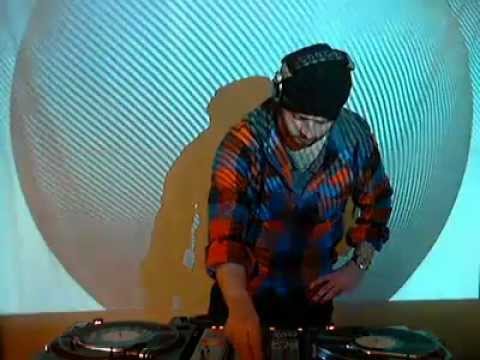 Wum @ RTS.FM 07.01.2012 - visuals by Thief