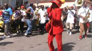 &#39;I Ate Up The Apple Tree&#39; - Free Agents performing for the Single Ladies 2011 Second Line