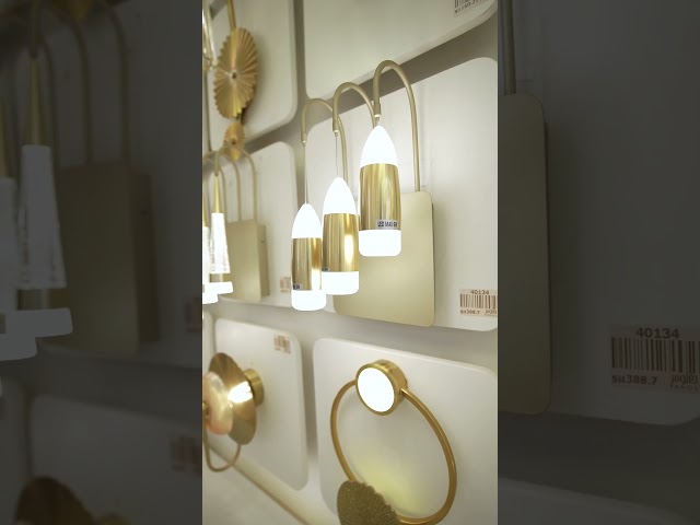 ابليك حائط كريستال ثلاثي ذهبي