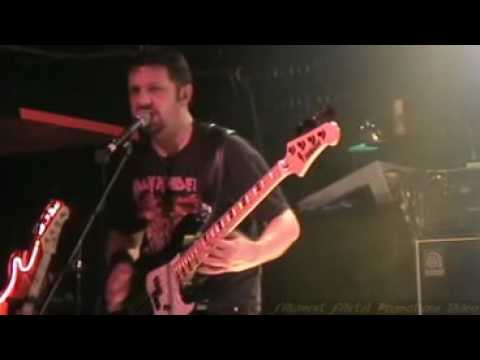 F.H.O.D. - Kings and Queens (Live @ The Back Bar)