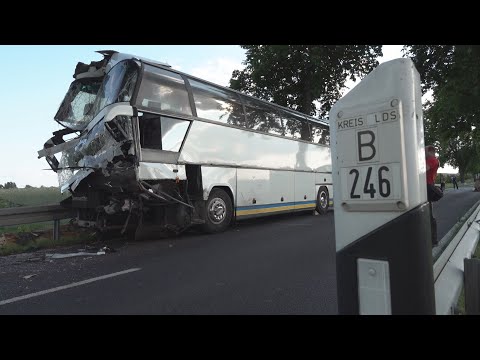 Schwerer Busunfall fordert Todesopfer (LDS)