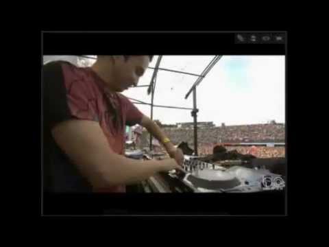 Laidback Luke Epic DJ Skills @ Tomorrowland 2011