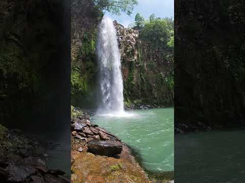 La cascada que divide El Salvador Con Honduras, el chorreron de san fernando morazán