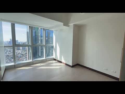 2 Bedroom Condo FOR SALE in Uptown Parksuites BGC