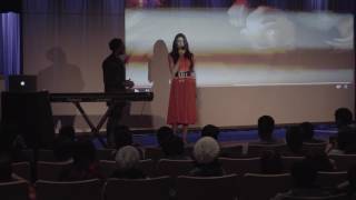 Didi J Talks To The Students At The Grammy Museum