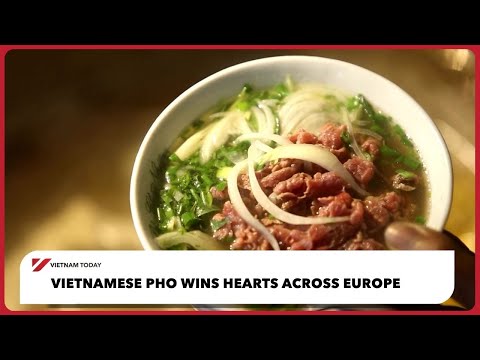 越南河粉征服歐洲！🇻🇳 臺灣人也愛到不行！ | Vietnam Today (Vietnamese Pho wins hearts across Europe | Vietnam Today)