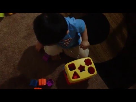 1 year old baby playing shape sorter - YouTube