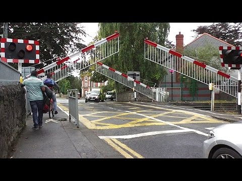 IE 8500 Class Dart Train - Sydney Parade Level Crossing, Dublin
