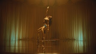 Musik-Video-Miniaturansicht zu Cellophane Songtext von FKA twigs