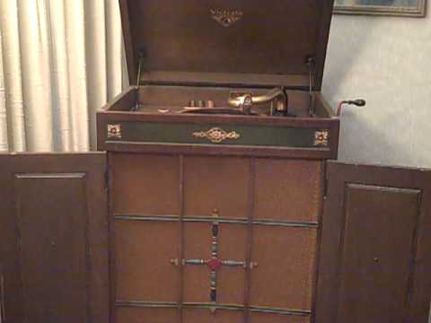 RUSSO AND FIORITO ORCH. - THAT CERTAIN PARTY - ROARING 20'S VICTROLA.MP4