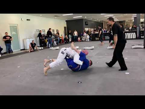 BJJ Gi State titles - Master 2 - Ultra Heavy - first match
