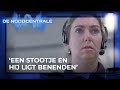 Jongetje hangt uit het raam | De Noodcentrale