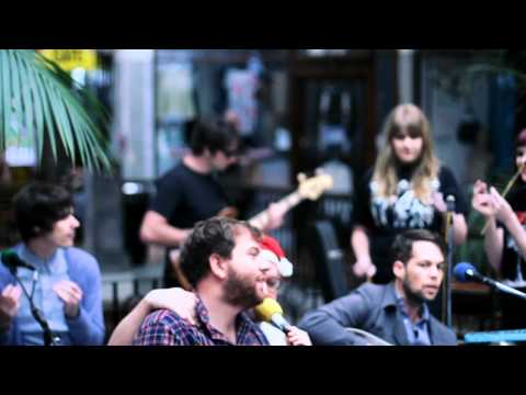 95bFM Breakfast Club: The Cosby Christmas Singers - Santa, Santa