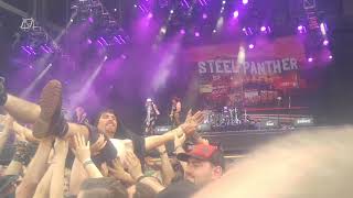 Steel Panther - Poontang Boomerang - live @ Wacken 2018