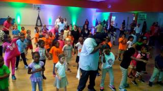 BIG MUCCI - Teaches 1st Graders HOW TO DO The BCA Shuffle