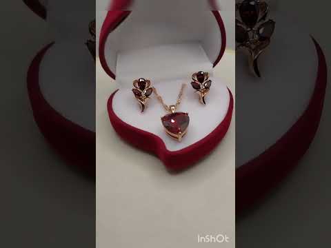 Оригинальный подарок девушке набор "Сияние рубинов" серьги и колье медзолото 18К с цирконами Упаковано в бархатную коробочку - фото 2 - id-p1394858701