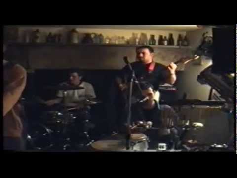 the peacock page plus other artists play at the crate n grapes (full gig !)