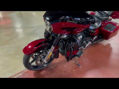 2017 Harley-Davidson CVO™ Street Glide® in New London, Connecticut - Video 1