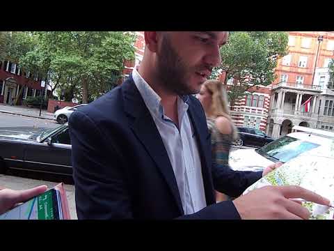 Attempted Scam caught in London City in Broad Daylight on our first day of honeymoon!