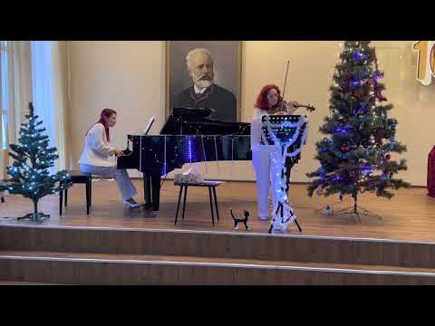 Paul Nero,Ar. Florian Zabach “The hot kanary”