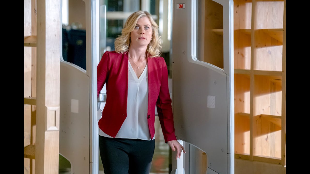 Preview - Murder, She Baked: Just Desserts - Hallmark Movies & Mysteries